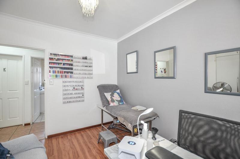 6 Bedroom Property for Sale in De Tijger Western Cape